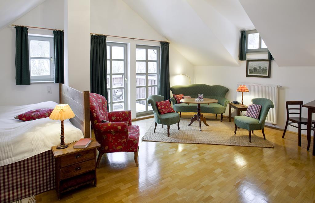 Romantik Hotel Landhaus Baerenmuehle Frankenau Δωμάτιο φωτογραφία